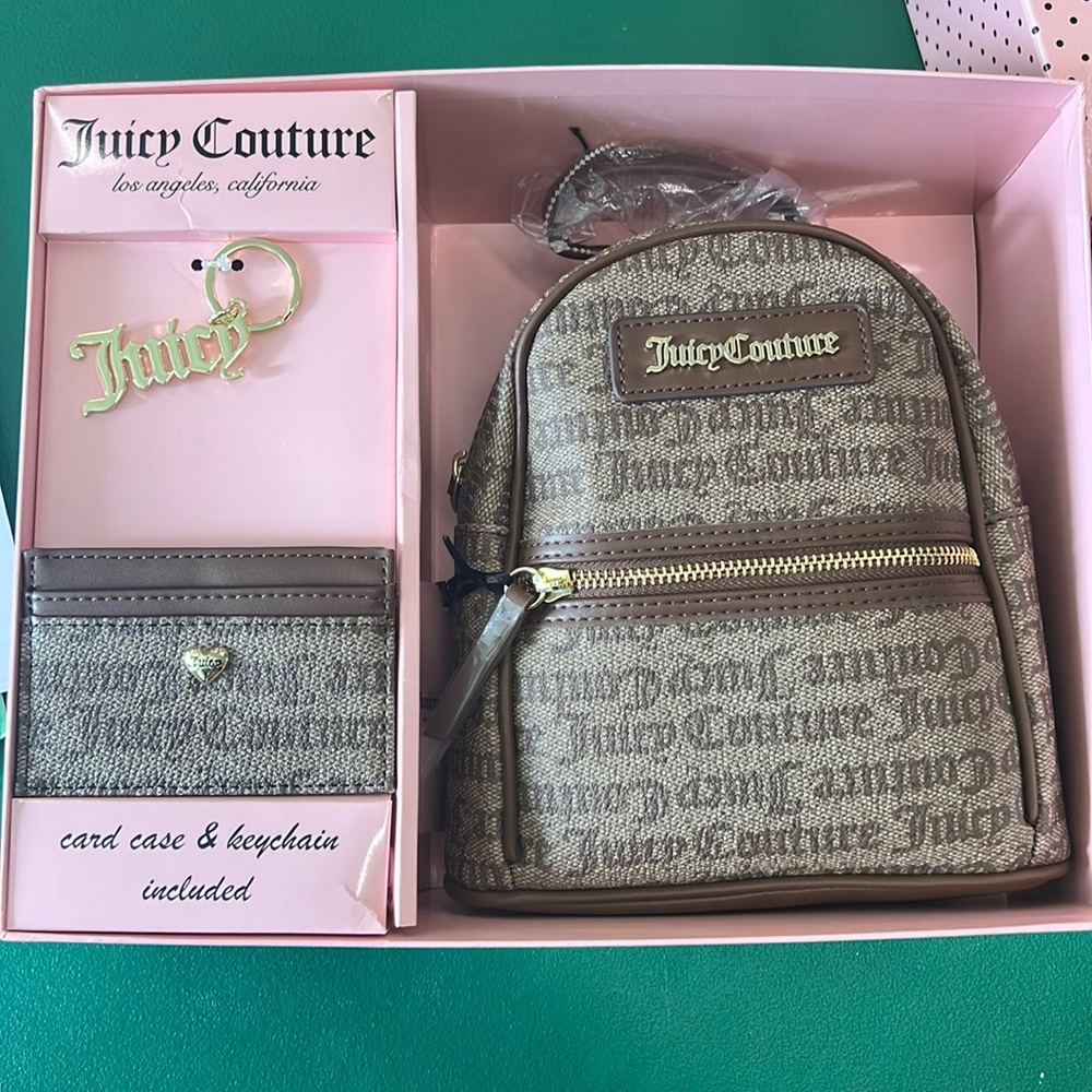 JUICY COUTURE mini backpack gift set  key chain  and card holder.